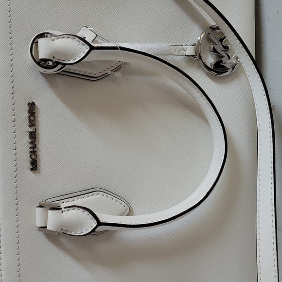 NWT Michael Kors 👜 - Picture 2 of 9